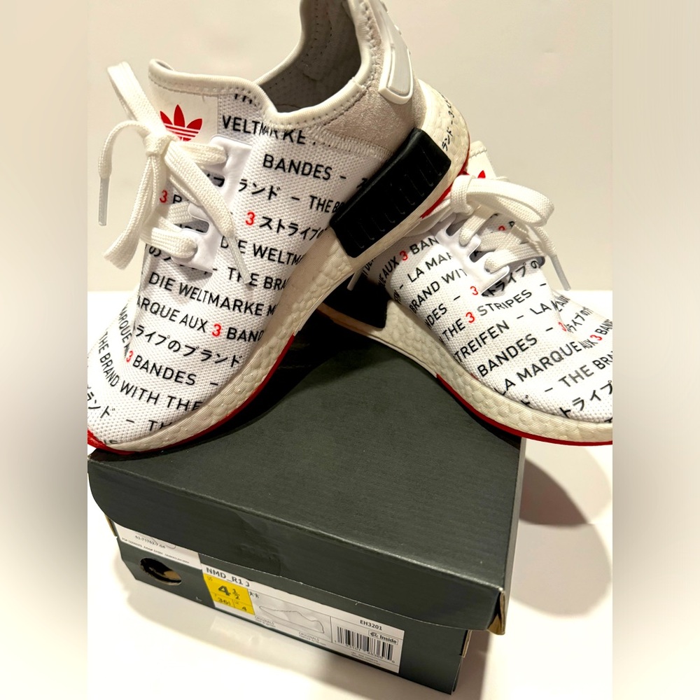 Adidas NMD R1J * US size 4.5 grade school